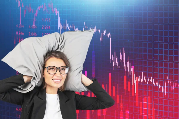 Retrato Joven Empresaria Europea Estresada Cubriendo Orejas Con Almohada Sobre —  Fotos de Stock