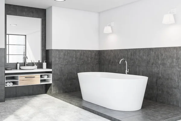 Canto Banheiro Moderno Com Paredes Azulejos Brancos Cinzentos Banheira Confortável — Fotografia de Stock