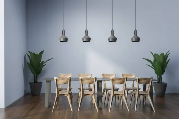 Interior Café Elegante Escritório Com Paredes Azuis Piso Madeira Mesa — Fotografia de Stock