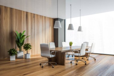 Gri ve ahşap duvarları olan panoramik ofis konferans salonunun köşesi, ahşap zemin, beyaz sandalyeli uzun konferans masası ve bulanık şehir manzarası. 3d oluşturma