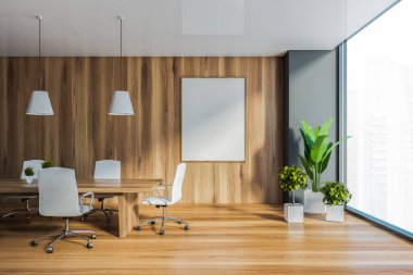 Gri ve ahşap duvarlı panoramik ofis konferans odasının içi, ahşap zemin, beyaz sandalyeli uzun konferans masası ve bulanık şehir manzarası. Posteri düzenle. 3d oluşturma