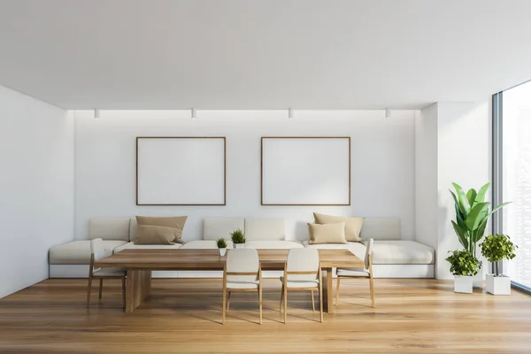 Interior Comedor Moderno Con Paredes Blancas Suelo Madera Mesa Larga — Foto de Stock
