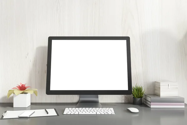 Computador Moderno Com Tela Mock Sobre Mesa Cinza Sala Madeira — Fotografia de Stock