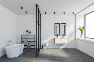 Modern banyo, beyaz fayanslı duvarlar, rahat banyo küveti, iki aynalı çift lavabo ve tuvalet. Bulanık şehir manzarası. 3d oluşturma