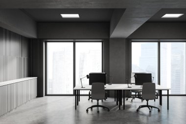 Gri ve ahşap duvarları, beton zemini ve beyaz bilgisayar masaları olan endüstriyel tarzda açık uzay ofisi. Bulanık şehir manzarası. 3d oluşturma