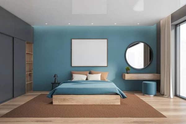 Εσωτερικό Κομψό Υπνοδωμάτιο Μπλε Και Γκρι Τοίχους Ξύλινο Πάτωμα Άνετο — Φωτογραφία Αρχείου