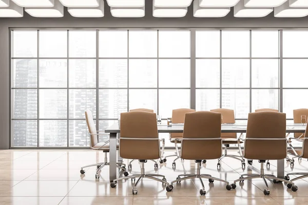 Interior Sala Reuniões Panorâmica Com Paredes Cinzentas Piso Azulejo Mesa — Fotografia de Stock