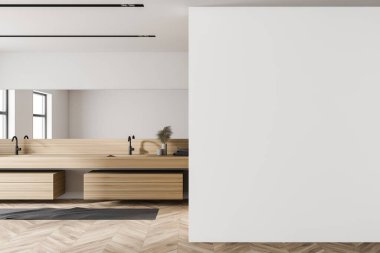 Beyaz ve ahşap duvarlı modern banyonun içi, ahşap zemin ve uzun aynalı çift lavabo. Sağa doğru duvar yapın. 3d oluşturma