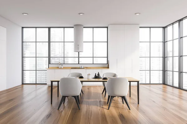 Interior Elegante Cocina Con Paredes Blancas Suelo Madera Armarios Blancos —  Fotos de Stock