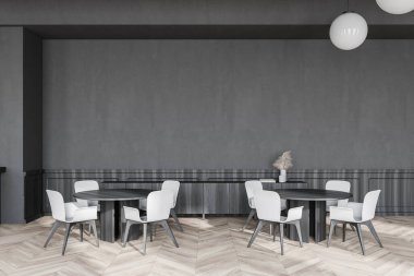 Gri ve ahşap duvarları, ahşap zemini, yuvarlak masaları ve beyaz sandalyeleri olan şık bir restoran. 3d oluşturma