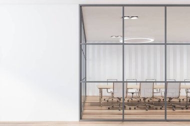 Beyaz duvarları, ahşap zemini ve uzun konferans masası olan modern toplantı odasının içi. Duvarı 3D soldaki görüntüye göre düzenle