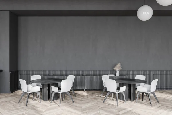有灰色和木制墙壁 木制地板 圆形桌子和白色椅子的时尚餐厅的内部 3D渲染 — 图库照片