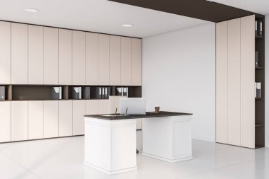 Beyaz ve bej duvarları, fayanslı zemini, bilgisayar masası ve bulanık manzaralı penceresi olan şık CEO ofisinin köşesi. 3d oluşturma
