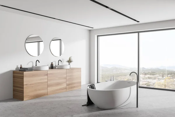 Canto Elegante Banheiro Com Paredes Brancas Madeira Piso Concreto Banheira — Fotografia de Stock