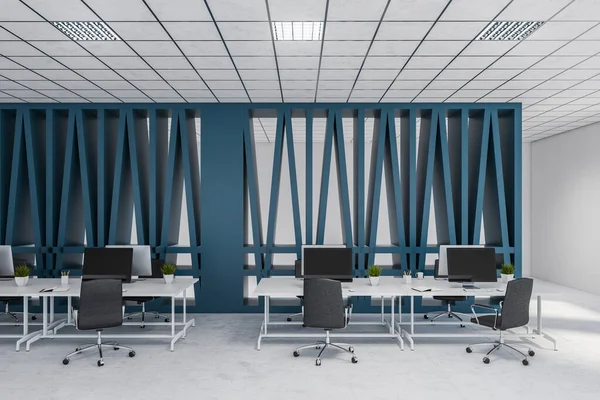 Frontansicht Eines Stilvollen Großraumbüros Mit Weißen Und Blauen Wänden Weißem — Stockfoto