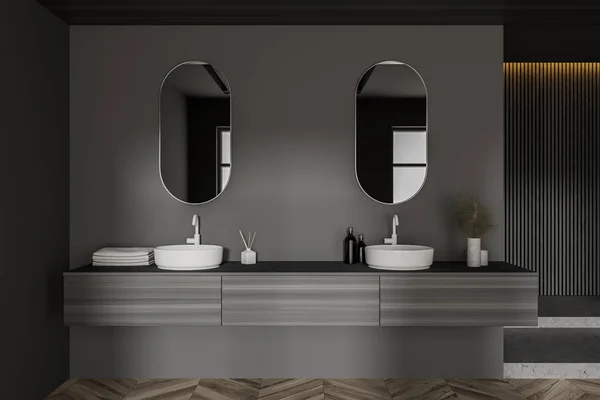 グレーと木製の壁 木製の床と楕円形の鏡とダブルシンクで広々としたバスルームの閉鎖 3Dレンダリング — ストック写真