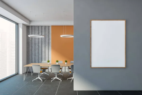 Interieur Van Moderne Kantoor Vergaderzaal Met Oranje Grijze Muren Betegelde — Stockfoto