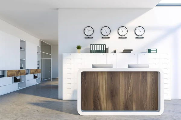 白い壁 コンクリートの床と時計付きの長いフロントデスクとモダンなオフィス待合室のインテリア 3Dレンダリング — ストック写真