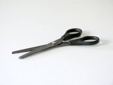 Beyaz Arka Plan Üzerinde Kesme Kağıdı için Siyah Açık Makas. Kesme kavramı, Diy, zanaat.