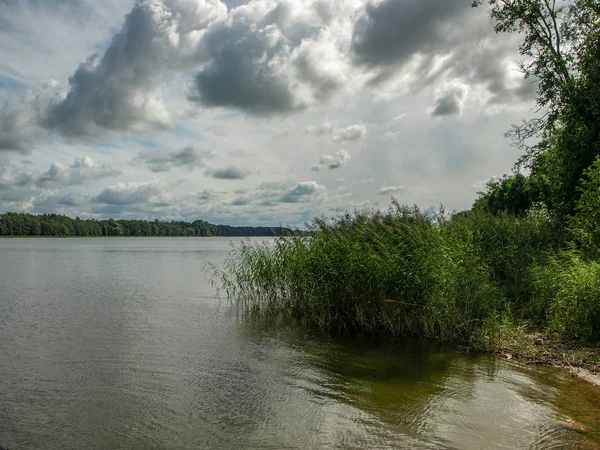 Vue Sur Lac Avec Beaux Nuages Journée Ensoleillée Été Lielezers — Photo