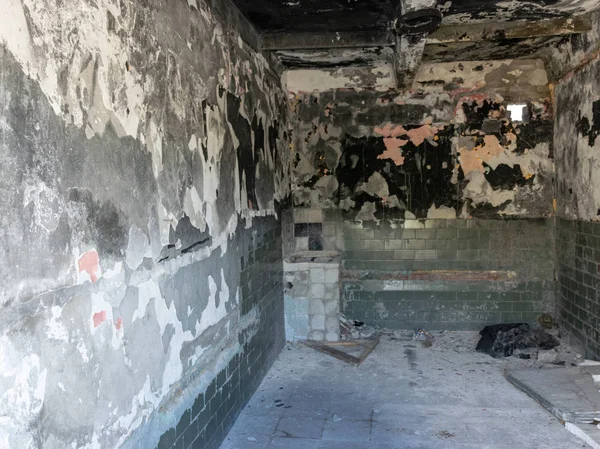 Bir Rummu köyünde eski ve terk edilmiş hapishane, Estonya