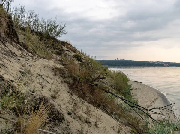 Panoramiczny Widok Morze Oddali Wydmy Pierwszym Planie — Zdjęcie stockowe