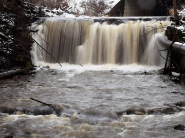 Şelale uzun pozlama fotoğraf, Ieriki, Letonya güzel şelale görünümü
