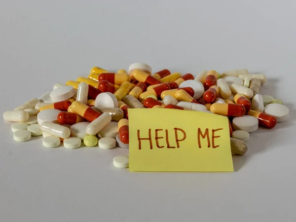 Quadro Com Pílulas Médicas Inscrição Ajuda — Fotografia de Stock