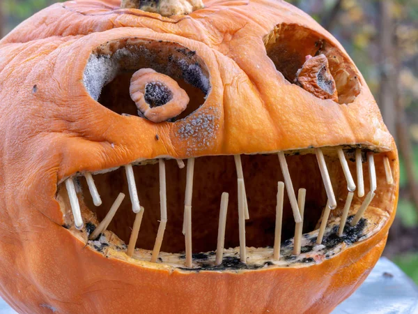 Foto Met Een Verschrikkelijk Gesneden Pompoen Voor Halloween — Stockfoto