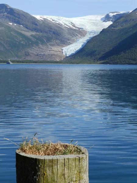 Background View Glacier Beautiful Mountain Lake Foreground — Stock Photo, Image