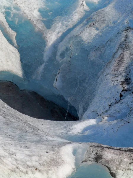 Крупный План Воздушного Обзора Ледника Высоким Разрешением Голубым Ледником — стоковое фото