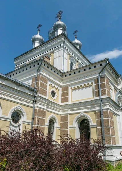 Foto Con Fragmento Una Iglesia Ortodoxa Stameriena Letonia Día Soleado — Foto de Stock
