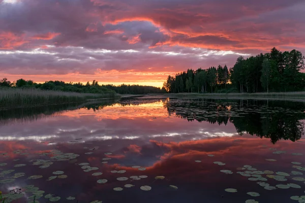 Beau Coucher Soleil Avec Des Reflets Sur Lac Arrière Plan — Photo