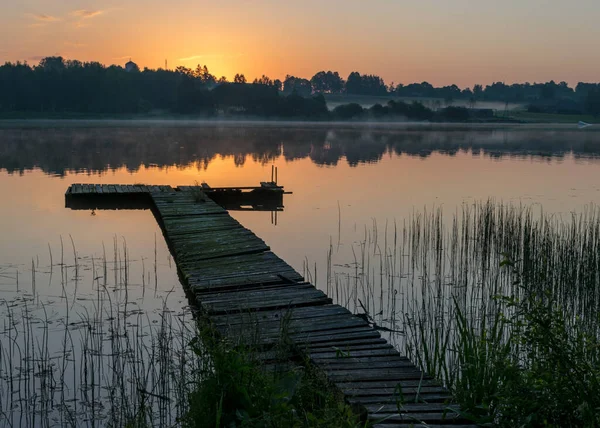 Early Morning Landscape Lake Wooden Footbridge Sunrise Lake Summer — Stock Photo, Image