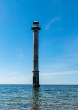 Baltık Denizi 'nde terk edilmiş bir deniz feneri olan 