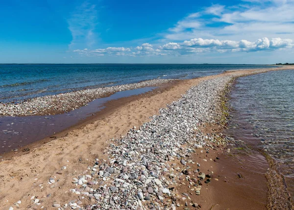 Paysage Estival Ensoleillé Traditionnel Avec Promontoire Sablonneux Caillouteux Mer Bleue — Photo