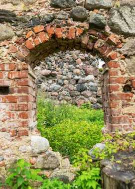 Eski ortaçağ taş kalesi kalıntıları, Ergeme kalesi kalıntıları, Letonya