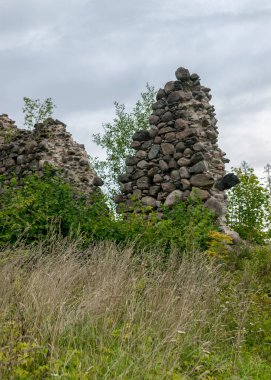 Eski ortaçağ taş kalesi kalıntıları, Ergeme kalesi kalıntıları, Letonya