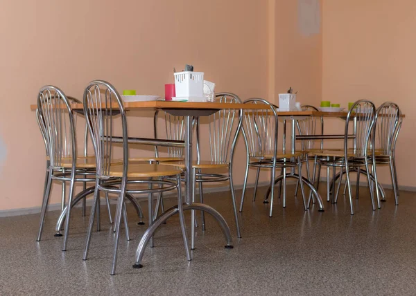 Σχολική Καντίνα Κουζίνας Μεταλλικό Τραπέζι Και Πόδια Καρέκλας Εξοπλισμός Καντίνας — Φωτογραφία Αρχείου