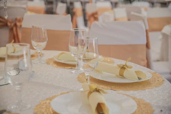 Flowers Glasses Decoration Table Wedding — Stock Photo, Image