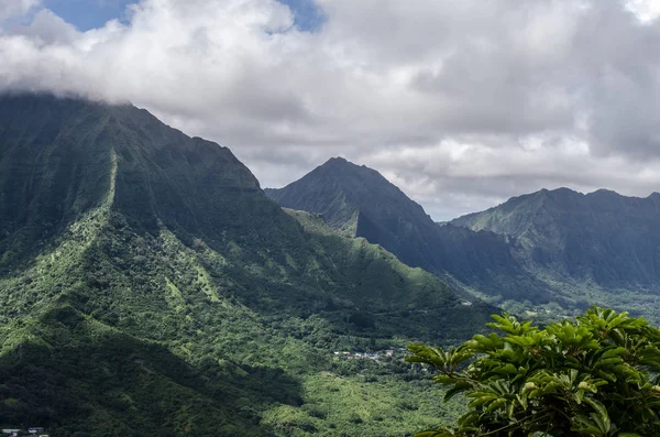 Napali Coast Kauai üzerinde, Hawaii doğa, bulutlar — Stok fotoğraf