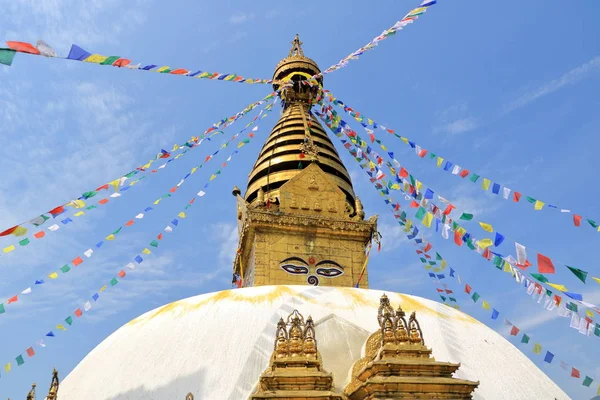 斯瓦亚布胡纳·斯图帕，在尼泊尔加德满都也被称为"猴子神庙" — 图库照片