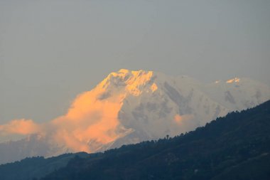 Gece manzarası, gün batımı at Annapurna Sıradağları, Pokhara, Nepal