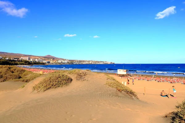 Písečné duny v slavné přírodní maspalomas beach. Gran canaria. Španělsko — Stock fotografie