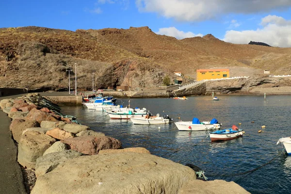Pohled na přístav a pláž Puerto de La Aldey ve vesnici San Nicolas v Gran Canarii, Španělsko — Stock fotografie