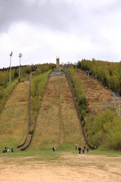 Vista del salto con gli sci Harrachov in estate — Foto Stock