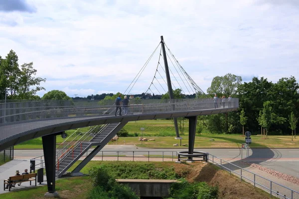 Stahlseile einer Schrägseilbrücke in frankenberg, Sachsen, Deutschland — Stockfoto