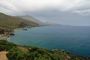 Preveli'de Nehir ve palmiye ormanı çevresinde manzara, Güney Girit, Yunanistan
