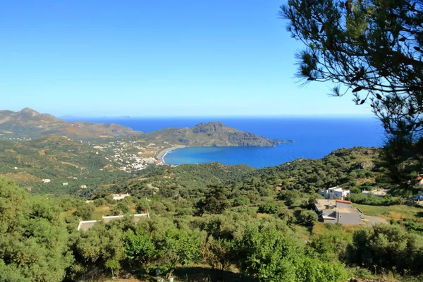 Ilha de Creta, praia bonita e vila piscatória Plakias. Grécia — Fotografia de Stock