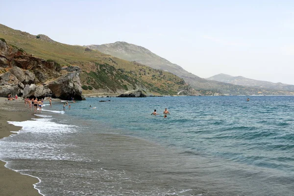 Vista alrededor del río y el bosque de palmeras en Preveli, Creta meridional, Grecia — Foto de Stock